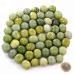 Jade | Serpentin Trommelsteine handpoliert Ø ca. 20 – 25 mm Edelsteine Heilsteine bei Wunderstein24 Jade | Serpentin Trommelsteine handpoliert Ø ca. 20 – 25 mm Edelsteine Heilsteine bei Wunderstein24