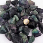 Fluorit Trommelsteine bunt Ø 30 – 50 mm Edelsteine Heilsteine bei Wunderstein24 Fluorit Trommelsteine bunt Ø 30 – 50 mm Edelsteine Heilsteine bei Wunderstein24