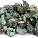 Smaragd in Matrix Rohsteine Ø ca. 30 – 50 mm Edelsteine Heilsteine bei Wunderstein24