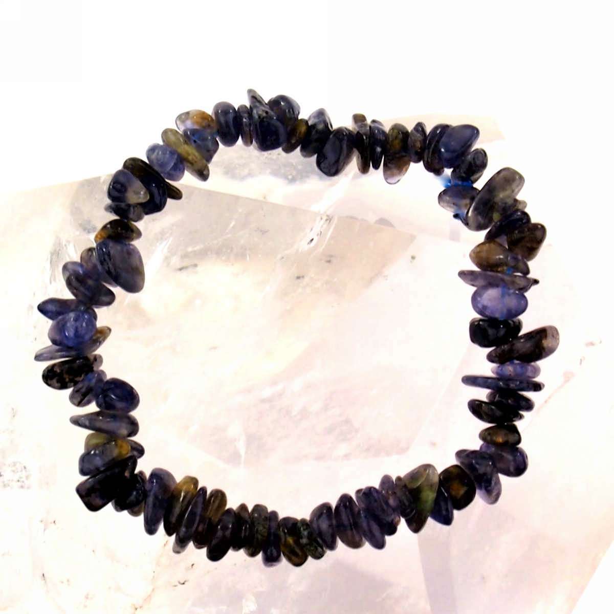 Iolith | Cordierit | Wassersaphir Edelstein Armband flexibel und dehnbar Edelsteine Heilsteine bei Wunderstein24 Iolith | Cordierit | Wassersaphir Edelstein Armband flexibel und dehnbar Edelsteine Heilsteine bei Wunderstein24