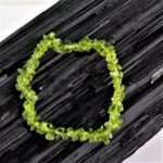 Olivin | Peridot Edelstein Armband flexibel und dehnbar Edelsteine Heilsteine bei Wunderstein24