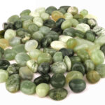 Jade | Serpentin Trommelsteine handpoliert Ø ca. 18 – 28 mm Edelsteine Heilsteine bei Wunderstein24