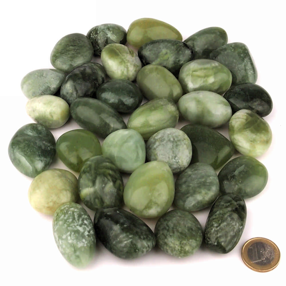 Jade | Serpentin Trommelsteine handpoliert Ø ca. 35 – 50 mm Edelsteine Heilsteine bei Wunderstein24 Jade | Serpentin Trommelsteine handpoliert Ø ca. 35 – 50 mm Edelsteine Heilsteine bei Wunderstein24