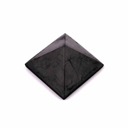 Schungit Pyramide schwarz poliert in einzigartiger Qualität Edelsteine Heilsteine bei Wunderstein24