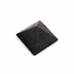 Schungit Pyramide schwarz poliert in einzigartiger Qualität Edelsteine Heilsteine bei Wunderstein24