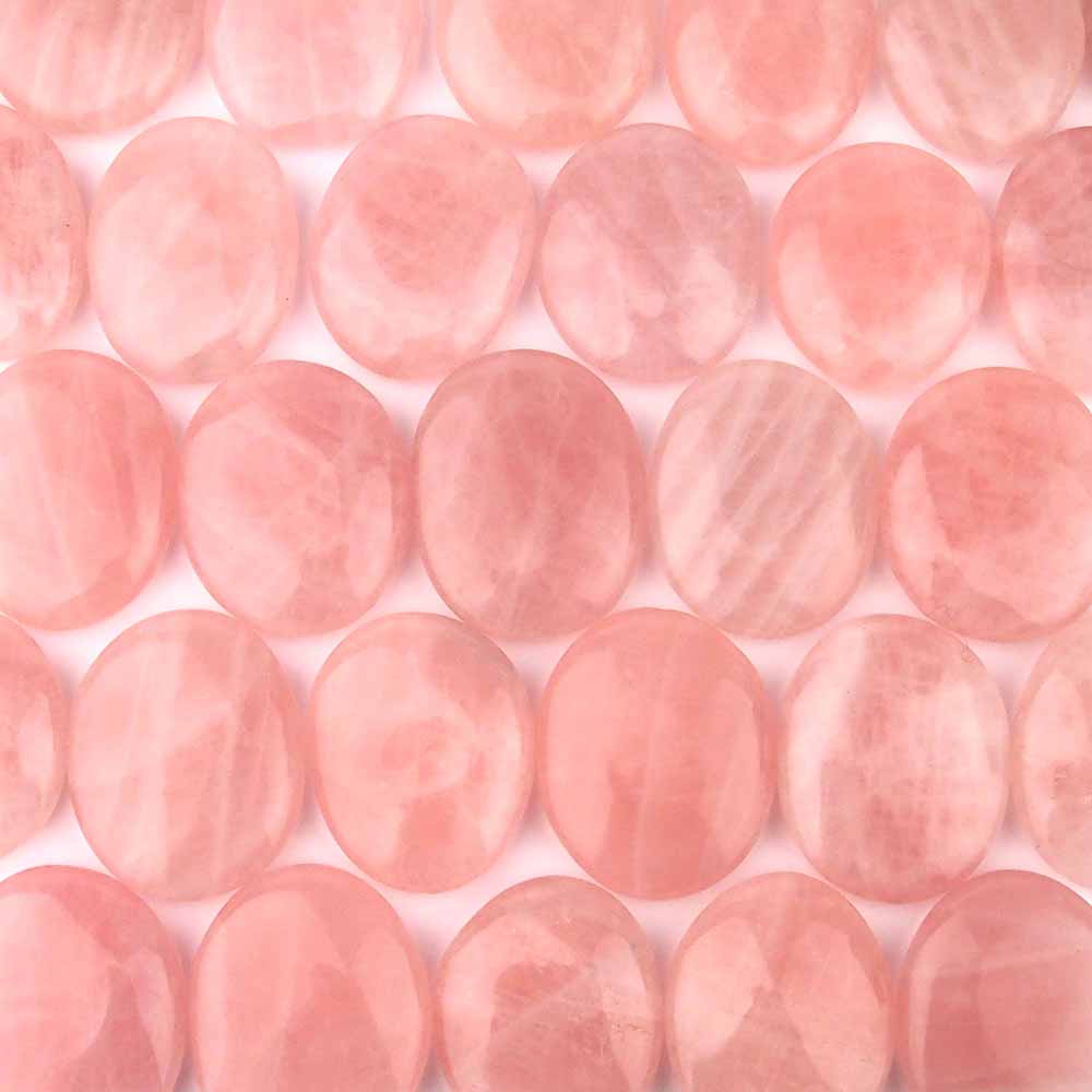 Rosenquarz Handschmeichler | Massagestein Ø 40 – 53 mm Edelsteine Heilsteine bei Wunderstein24 Rosenquarz Handschmeichler | Massagestein Ø 40 – 53 mm Edelsteine Heilsteine bei Wunderstein24