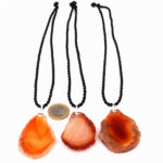 Achat – Scheiben Anhänger Natur mit Kette aus geflochtener Baumwolle Edelsteine Heilsteine bei Wunderstein24