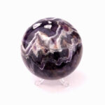 große Amethyst Chevron Kugel aus Uruguay in bester Farbe Edelsteine Heilsteine bei Wunderstein24