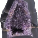 XXL Amethyst Druse AA – Qualität Höhe 311 mm / 12470 g Geode Stufe Standfläche Edelsteine Heilsteine bei Wunderstein24