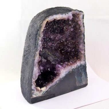 XXL Amethyst Druse A-Qualität Höhe 289 mm / 12800 g Geode Stufe Standfläche Edelsteine Heilsteine bei Wunderstein24
