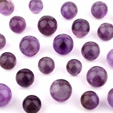 Maraba Amethyst Kugel transparent Ø 23 – 40 mm aus Brasilien in sehr schöner Farbe Edelsteine Heilsteine bei Wunderstein24