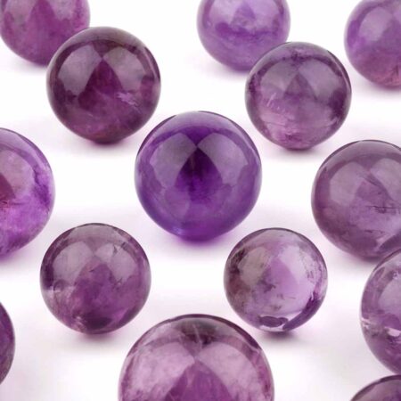 Maraba Amethyst Kugel transparent Ø 23 – 40 mm aus Brasilien in sehr schöner Farbe Edelsteine Heilsteine bei Wunderstein24