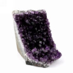 große Amethyst Stufe mit Standfläche aus Uruguay in bester Farbe Edelsteine Heilsteine bei Wunderstein24