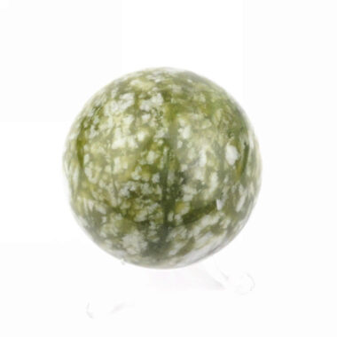 Jade | Serpentin Kugel Ø ca. 62 mm in bester Qualität und Farbe Edelsteine Heilsteine bei Wunderstein24